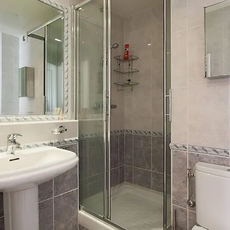 Stunning 2 Bed On The Seafront Of In A High Class Secure Building With Swimming Pool 463 * Κάννες
