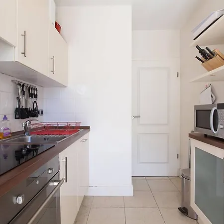 Stunning 2 Bed On The Seafront Of In A High Class Secure Building With Swimming Pool 463 Κάννες