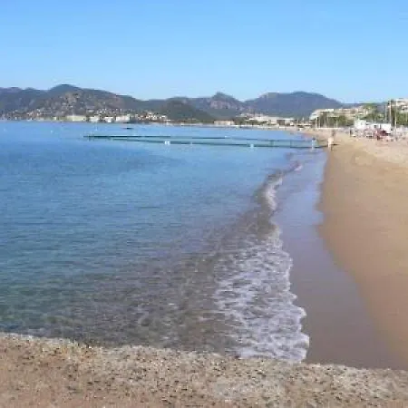 Stunning 2 Bed On The Seafront Of In A High Class Secure Building With Swimming Pool 463 Appartement
