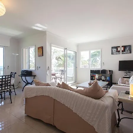Stunning 2 Bed On The Seafront Of In A High Class Secure Building With Swimming Pool 463 Appartement Cannes