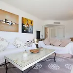 Stunning 2 Bed On The Seafront Of In A High Class Secure Building With Swimming Pool 463 *
