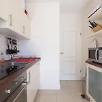 Stunning 2 Bed On The Seafront Of In A High Class Secure Building With Swimming Pool 463 Cannes